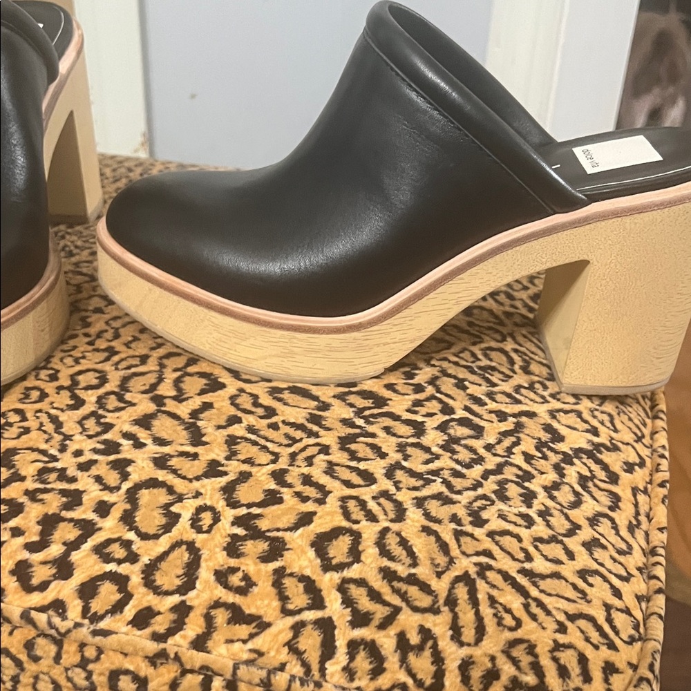 Dolce Vita Black Leather Mules with Tan Sole - Picture 4 of 14